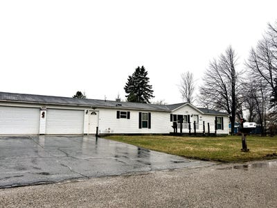 /international/us/305-cedar-street-cheboygan-mi-110107463947/