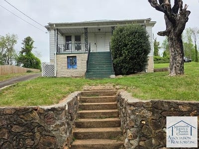 /international/us/170-10th-street-fieldale-va-110107277598/