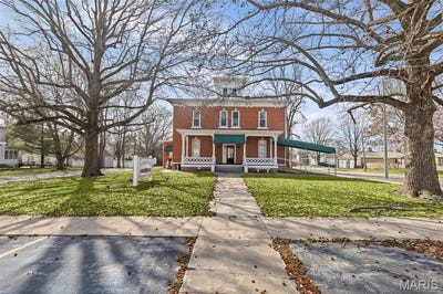 /international/us/108-n-liberty-street-jerseyville-il-110106298926/