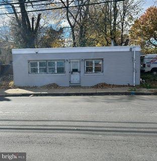 /international/us/393-rear-brunswick-avenue-trenton-nj-110103631956/