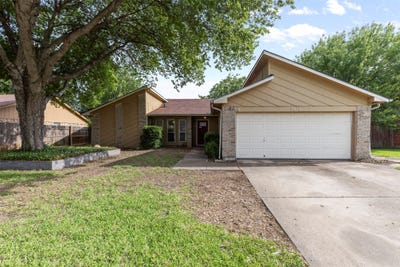 /international/us/3912-longstraw-drive-fort-worth-tx-110108663460/
