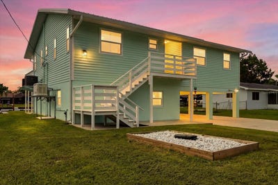 /international/us/2060-nw-19th-street-crystal-river-fl-110120067624/