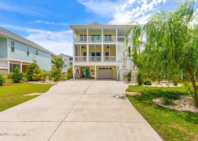 /international/us/104-se-32nd-street-oak-island-nc-110099471462/
