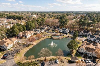 /international/us/322-gainsborough-square-chesapeake-va-110120802451/