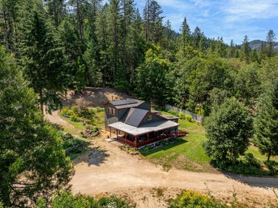 /international/us/1905-w-evans-creek-road-rogue-river-or-110100240948/