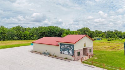 /international/us/9-e-industrial-park-dr-pittsfield-il-110100772392/