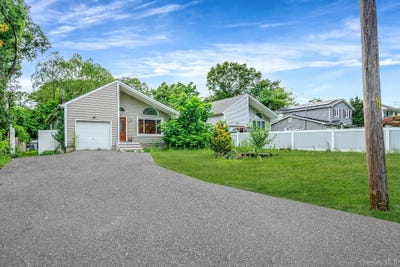 /international/us/413-glen-drive-shirley-ny-110108933458/
