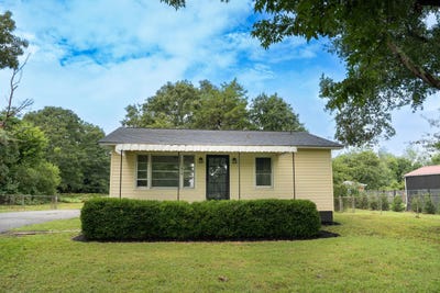 /international/us/1910-e-blackstock-road-roebuck-sc-110101407348/