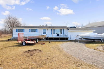 /international/us/10635-gratiot-avenue-casco-mi-110106311684/