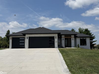 /international/us/2659-s-11th-street-oskaloosa-ia-110109830398/