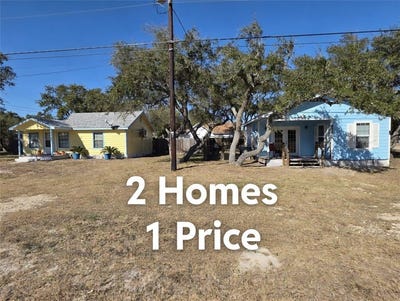 /international/us/112-e-linden-street-rockport-tx-110108445124/