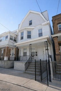 /international/us/233-bayview-ave-jersey-city-nj-110107252927/