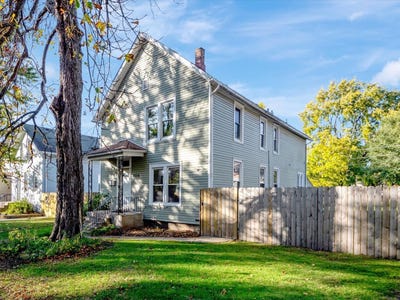/international/us/2718-union-street-blue-island-il-110109217808/