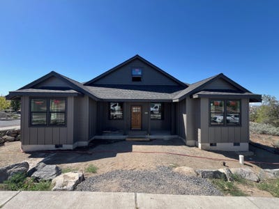 /international/us/202-se-larkspur-drive-madras-or-110108539002/