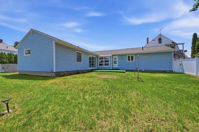 /international/us/434-cilley-road-manchester-nh-110108632966/