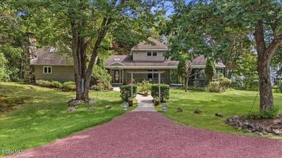 /international/us/33-n-bolton-road-bolton-landing-ny-110119907704/