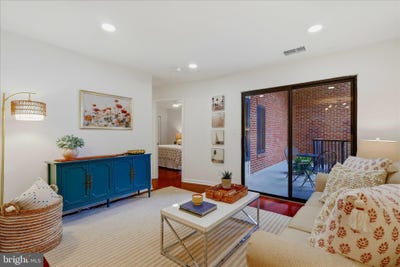/international/us/1020-n-stafford-street-arlington-va-110106926629/