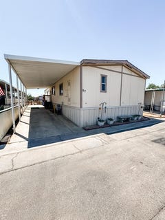 /international/us/852-e-grangeville-boulevard-hanford-ca-110108976405/