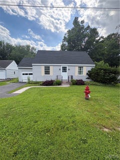 /international/us/8269-oswego-road-liverpool-ny-110108902302/
