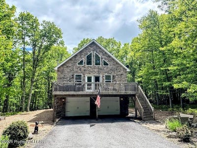 /international/us/11-little-bear-lane-hazle-twp-pa-110108447979/