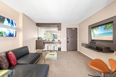 /international/us/207-5th-ave-san-diego-ca-110120553305/