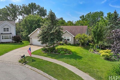 /international/us/304-hawthorne-court-antioch-il-110120107678/