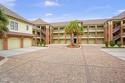 /international/us/6813-mayfaire-club-drive-wilmington-nc-110106846170/