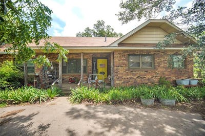/international/us/172-valentine-road-jermyn-tx-110100769732/