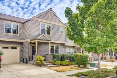 /international/us/2234-dollarhide-way-ashland-or-110119609864/