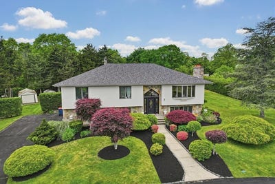 /international/us/7-diane-way-westport-ma-110108351511/
