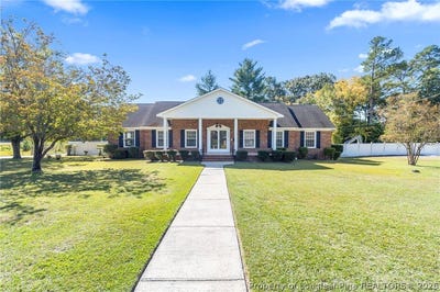 /international/us/5407-gales-street-hope-mills-nc-110110381346/