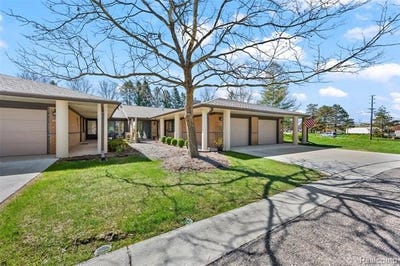 /international/us/985-wexford-way-rochester-hills-mi-110107483662/