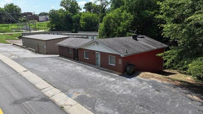 /international/us/105-branch-st-abbeville-sc-110108805103/