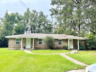 /international/us/404-406-eight-street-picayune-ms-110105870182/