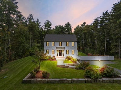 /international/us/35-rocky-meadow-street-middleboro-ma-110120532262/