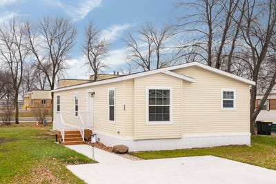 /international/us/333-kingsway-dr-north-mankato-mn-110102622849/