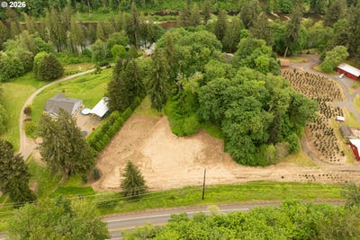 /international/us/219-blaine-rd-woodland-wa-110107880424/
