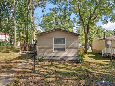 /international/us/17009-lansmill-drive-south-chesterfield-va-110120459761/