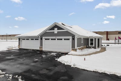 /international/us/516-hunter-oaks-blvd-watertown-wi-110107545841/