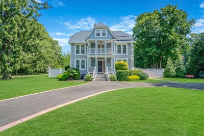 /international/us/318-woodhollow-road-great-river-ny-110098594419/