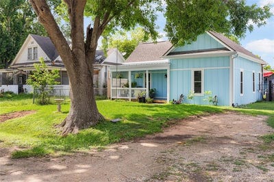 /international/us/408-morton-avenue-palacios-tx-110099533603/
