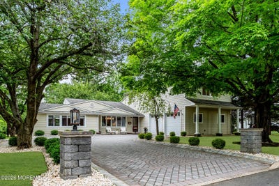 /international/us/100-westend-avenue-shrewsbury-boro-nj-110108333365/