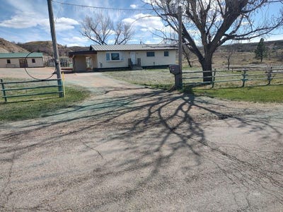 /international/us/151-seven-mile-drive-glendive-mt-110107910048/