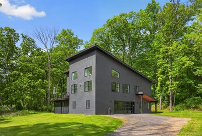 /international/us/739-old-post-road-new-paltz-ny-110108417673/