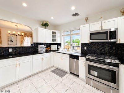 /international/us/569-monroe-pl-ridgefield-boro-nj-110106785892/