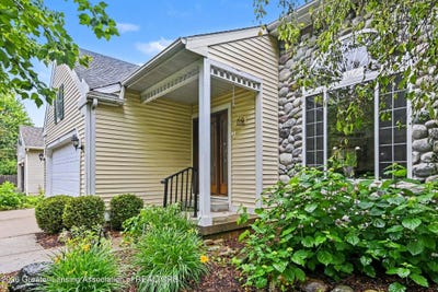 /international/us/12717-houghton-drive-dewitt-mi-110108804284/
