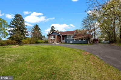 /international/us/152-twining-bridge-road-newtown-pa-110099734747/