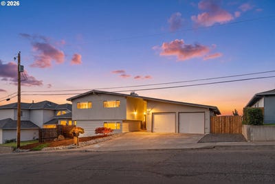 /international/us/907-e-18th-st-thedalles-or-110110276797/