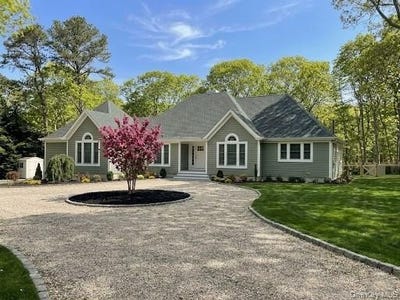 /international/us/31-windwood-court-westhampton-ny-110106704203/