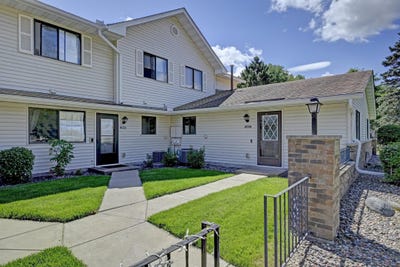 /international/us/2602-brookdale-lane-brooklyn-park-mn-110109132797/